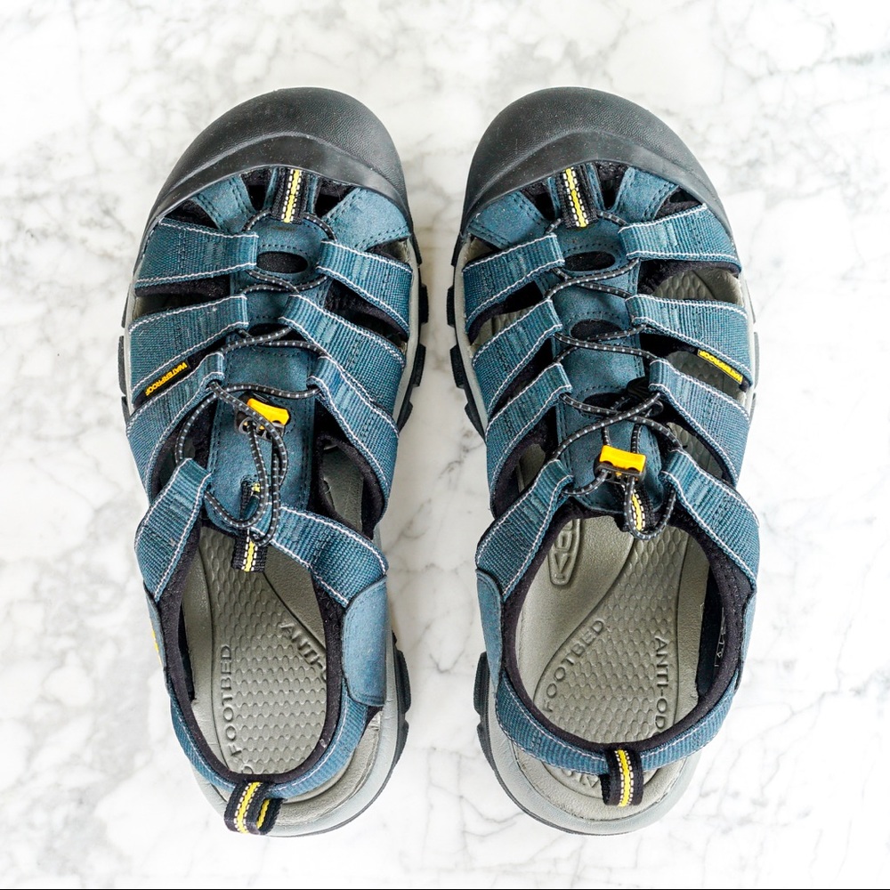 NWOT Men’s Newport H2 Hiking Sandals